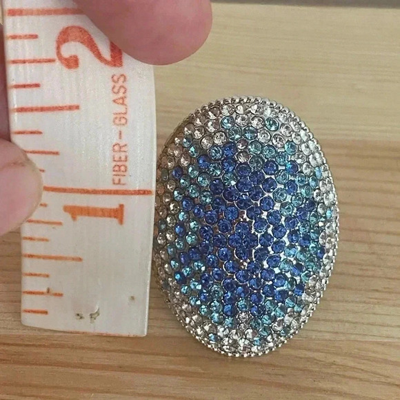 Joan Boyce Crystal Oval Statement Fashion Ring - Picture 9 of 10